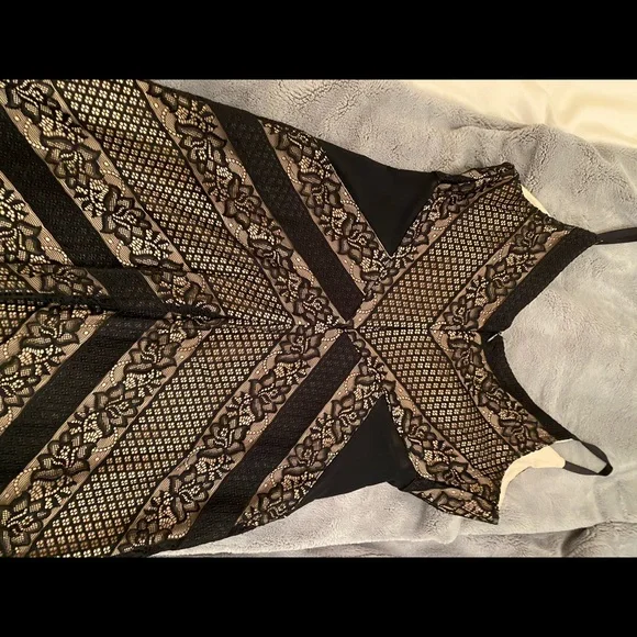 GUESS Riva lace dress - Picture 8 of 9